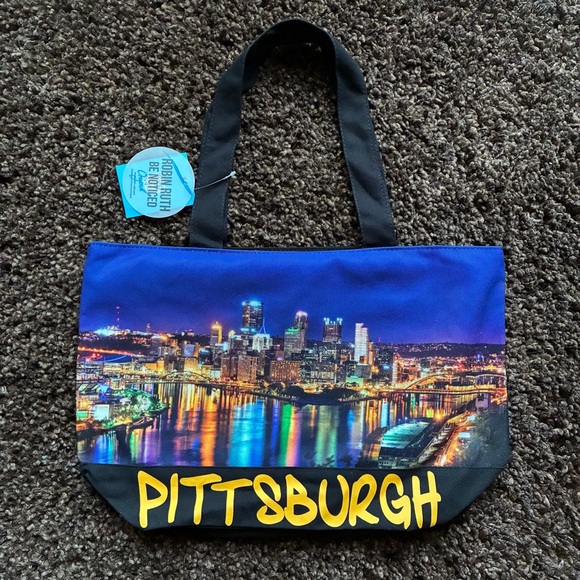 Robin Ruth Handbags - NEW Robin Ruth Pittsburgh Skyline medium Tote